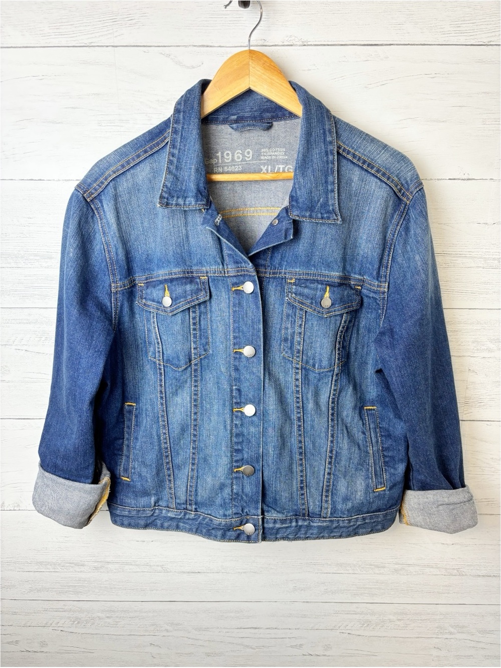 GAP 1969 Icon Flap Pocket Denim Jean Jacket in Country Blue XL - Medium Wash